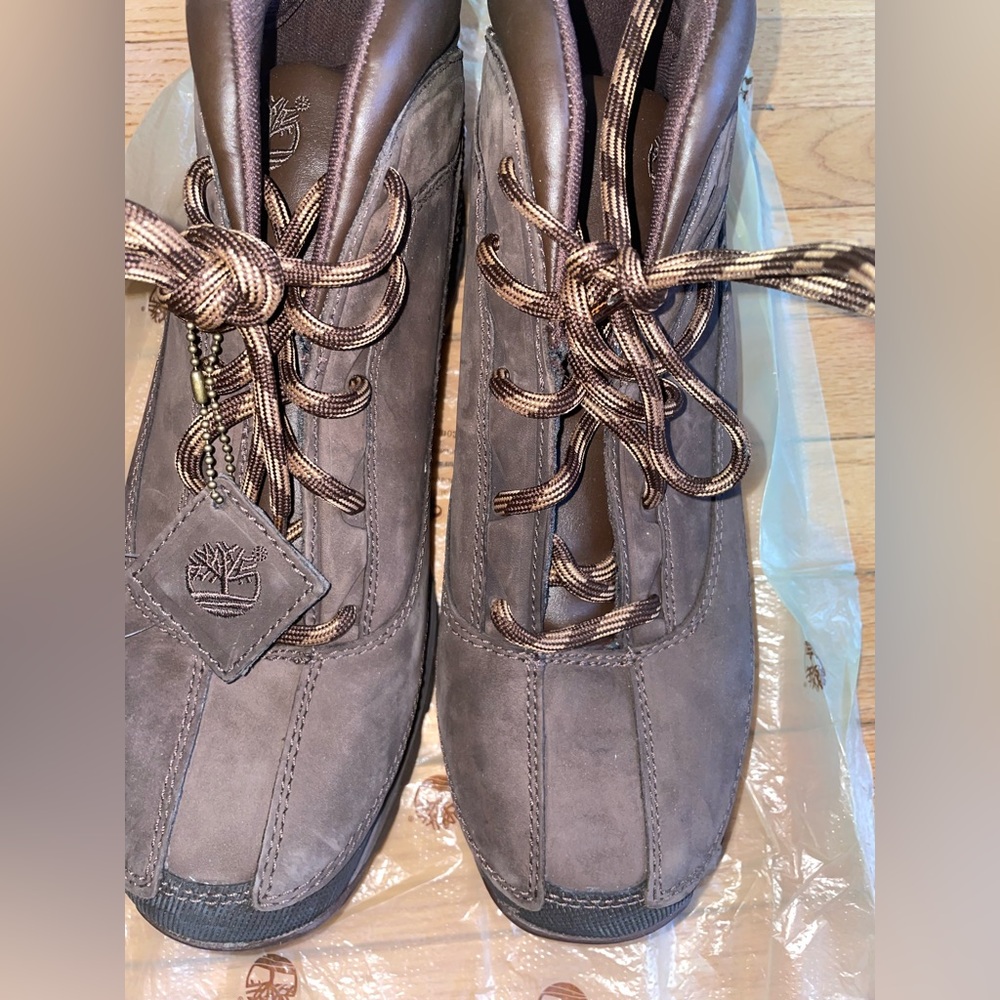 BRAND NEW Timberland Brown boots